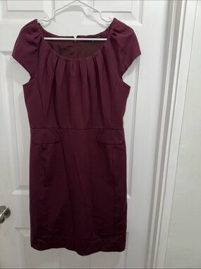 ANTONIO MELANI Burgundy Cap-Sleeve Pleated Sheath Midi Dress